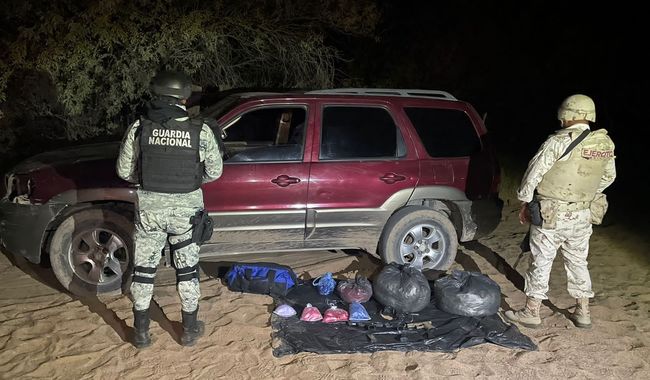 En Sonora, Guardia Nacional y Ejército Mexicano aseguran armas y dosis con aparente narcótico