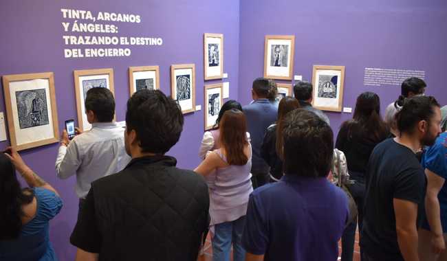 Se inauguró este jueves en el Museo Nacional de Culturas Populares la exposición “Tinta, arcanos y ángeles: Trazando el destino del encierro”.