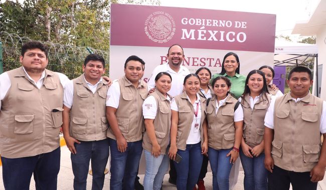 secretaria de Bienestar, Ariadna Montiel con los integrantes del Comité de Programas para el Bienestar de Quintana Roo