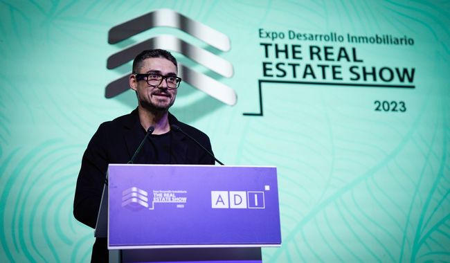 El secretario Román Meyer Falcón representó al Gobierno de México en la décimo novena edición de la Expo Desarrollo Inmobiliario: The Real Estate Show 2023, organizada por la Asociación de Desarrolladores Inmobiliario (ADI).