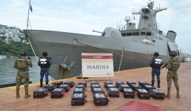 Marina asegura aproximadamente 922 kilogramos de clorhidrato de cocaína frente a las costas de Acapulco, Guerrero