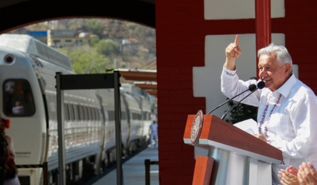 ​​​​​​​En Oaxaca, presidente AMLO aborda primer tren de pasajeros del Istmo de Tehuantepec