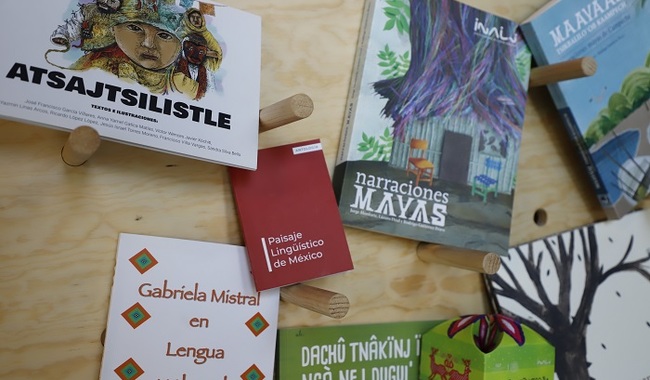 El catálogo que se expondrá por parte del Inali se integra por 13 materiales en diversas lenguas indígenas y en español, sin dejar de lado la antología poética "Paisaje lingüístico de México".