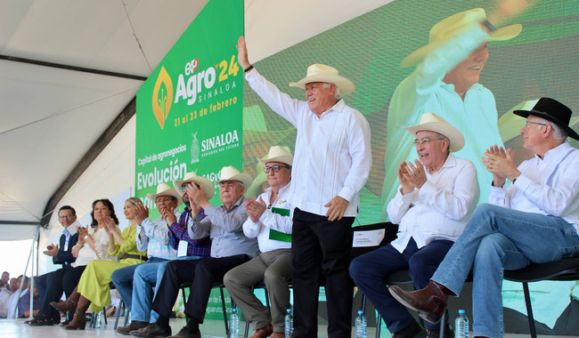 Víctor Villalobos Arámbula, reconoció el esfuerzo y el trabajo coordinado del sector agroalimentario de Sinaloa.