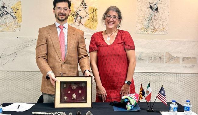 Ciudadana estadounidense devuelve, de manera voluntaria, 13 piezas arqueológicas a México