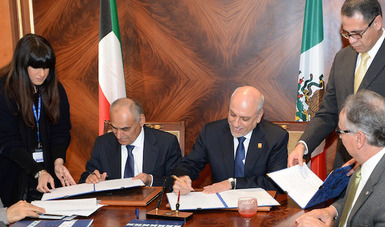 Imagen de la Firma del Acuerdo de Colaboración Conacyt-Instituto Masdar