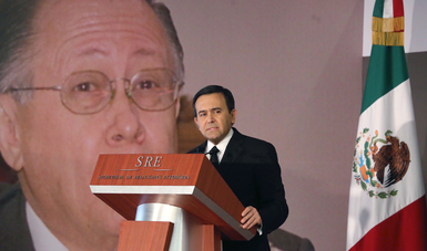 Asiste el Secretario de Economía a la ceremonia luctuosa de Don Fernando Solana Morales