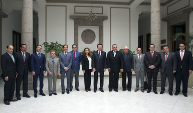 El Secretario de Gobernación, Miguel Ángel Osorio Chong, se reunió con la Comisión de Seguimiento a los Procesos Electorales 2016 de la Comisión Permanente del Congreso de la Unión