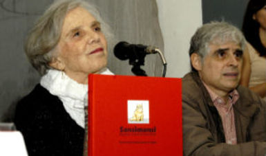  El libro, escrito por Elena Poniatowska e ilustrado por Rafael Barajas El Fisgón, se presentó en el Museo del Estanquillo en el marco del homenaje a Carlos Monsiváis a tres años de su fallecimiento