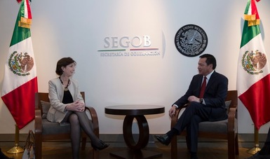 El Secretario de Gobernación, Miguel Ángel Osorio Chong, recibió a la Embajadora de los Estados Unidos de América en México, Roberta Jacobson, conversaron sobre diversos temas de la agenda bilateral.