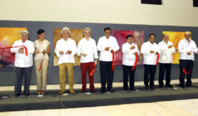  El presidente del Conaculta y el gobernador Rolando Zapata Bello encabezaron la ceremonia de apertura de nueve muestras del trimestre julio-septiembre del Museo de Arte Contemporáneo Ateneo de Yucatán (Macay)