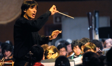 El concierto se realizó en el Teatro Fausto Vega de Iztapalapa, demarcación donde se espera crear una orquesta y coros comunitarios