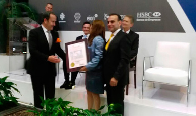 IMPI entrega Título de Patente Nbelyax de la empresa Inmolecule International