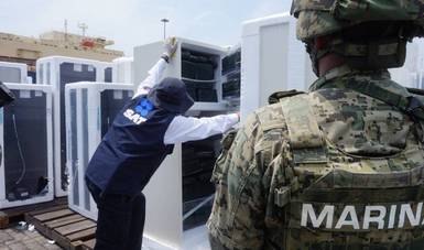 Aseguran un contenedor con cocaína en Manzanillo, Colima 