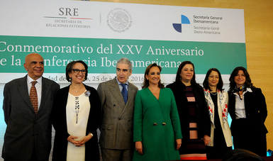 En El Colegio de México (Colmex), donde la secretaria general Iberoamericana, Rebeca Grynspan, presidió la ceremonia de inauguración del foro, junto con  la canciller Claudia Ruiz Massieu
