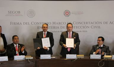 La Coordinación Nacional de Protección Civil y la Cámara de Comercio, Servicios y Turismo firmaron el Convenio Marco de Concertación de Acciones en Materia de Protección Civil.