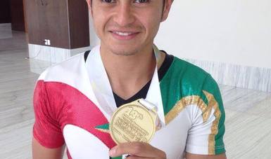 
El coahuilense Iván Veloz, consigue oro en el Campeonato Mundial de Gimnasia Aeróbica Cancún 2014 