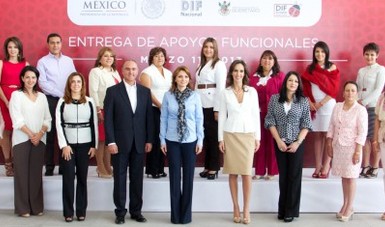 Entrega de apoyos funcionales a población vulnerable del estado de Querétaro.