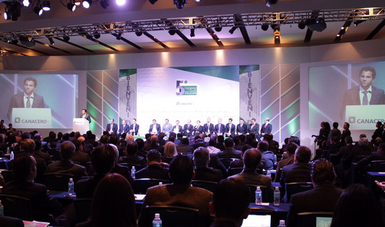 Pacchiano Alamán participa en el quinto Congreso de la Industria Siderúrgica Mexicana.