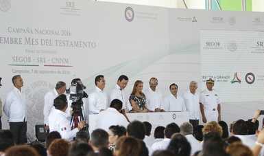 Durante la firma de convenio de colaboración SEGOB-SRE-CNNM 