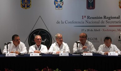 La conferencia reunió a los titulares de seguridad pública de Morelos, Licenciado Jesús Alberto Capella Ibarra; de Guerrero, General Brigadier Diplomado de Estado Mayor Pedro Almazán Cervantes; entre otros