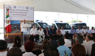 El Comisionado Nacional de Seguridad, Mtro. Renato Sales Heredia, acompañó al Gobernador del Estado de Oaxaca, Lic. Gabino Cué Monteagudo, a la inauguración del Centro de Reinserción Social Varonil de Tanivet, 