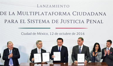 Miguel Ángel Osorio, Secretario de Gobernación, durante el lanzamiento de la Multiplataforma Ciudadana para el Sistema de Justicia Penal