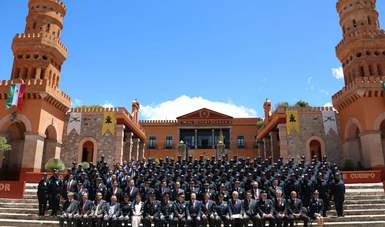 En ese acto el Lic. Sales Heredia, también presidió la graduación de 92 escoltas formados y certificados en el área de Fuerzas Especiales de la Secretaría de la Defensa Nacional
