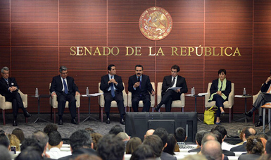 Javier Vargas Zempoaltecatl en el Senado de la República 