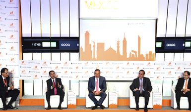 El Director General de Banobras, Abraham Zamora, participó en el Foro “Impulsando a México”, organizado por el Grupo Financiero Interacciones y El Financiero/Bloomberg. 