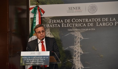 Ing. Eduardo Meraz Ateca, Director General del Cenace, en la Firma de Contratos de la 1a Subasta Eléctrica de Largo Plazo.