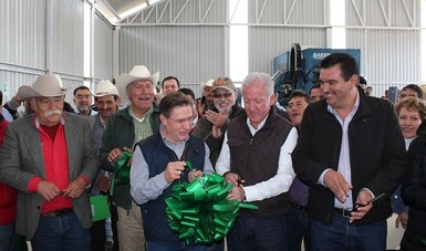 Inauguran dos aserraderos y entregan apoyos para el sector forestal en Durango