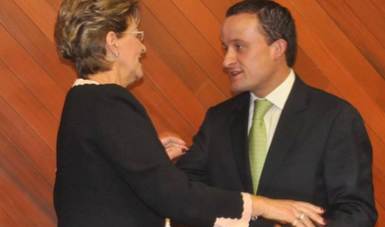El presidente de la república ratificó a Mikel Arriola al frente de la COFEPRIS
