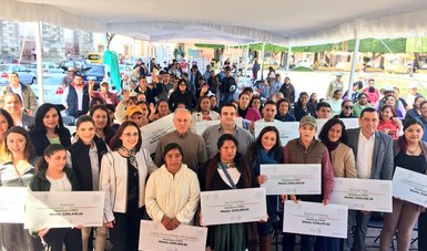 Beneficiarios del INAES en la Expo de Economía Social en Querétaro. 