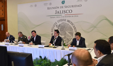 El Secretario de Gobernación, Miguel Ángel Osorio Chong, se reunió con el gobernador del estado de Jalisco y autoridades de los municipios de de Guadalajara, Tlajomulco de Zúñiga, Tlaquepaque, Tonalá y Zapopan