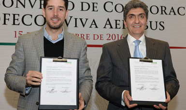 El acuerdo firmado por el Procurador, Ernesto Nemer y el Director de VivaAerobus, Juan Carlos Zuazua, establece la difusión de un Decálogo de Derechos del Consumidor a través de las plataformas de comunicación de la aerolínea.
