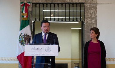 Miguel Ángel Osorio Chong, Secretario de Gobernación, durante la toma de posesión de María Cristina García Cepeda como Secretaria de Cultura.