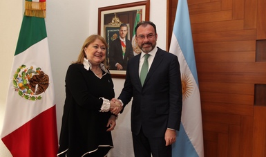 Recibe el Canciller mexicano a la Ministra de Relaciones Exteriores 
y Culto de la República Argentina
