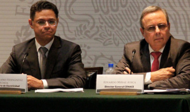 Dr. César Hernández Ochoa, Subsecretario de la SENER y el Ing. Eduardo Meraz Ateca, Director General del CENACE en rueda de prensa.