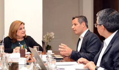 La Secretaria Arely Gómez González con el Gobernador Alejandro Murat