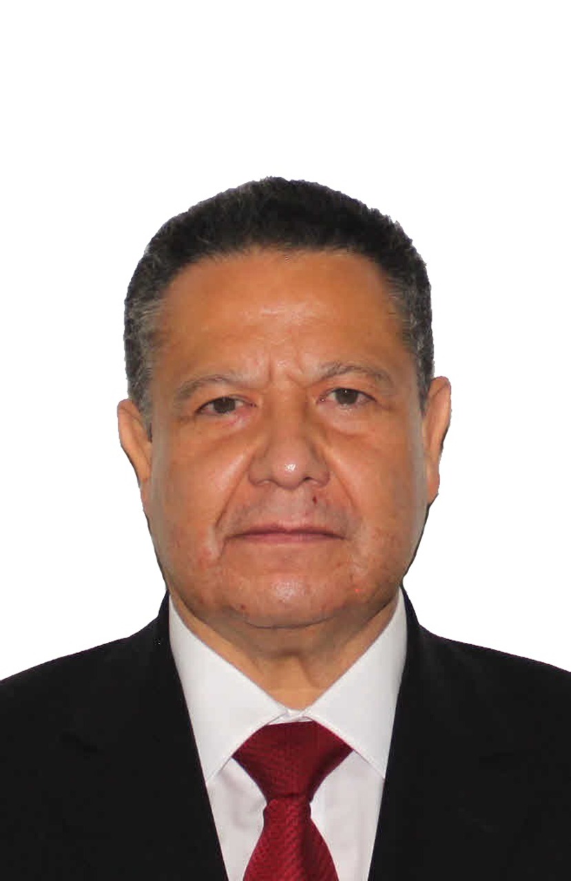 Julios Menchaca Salazar