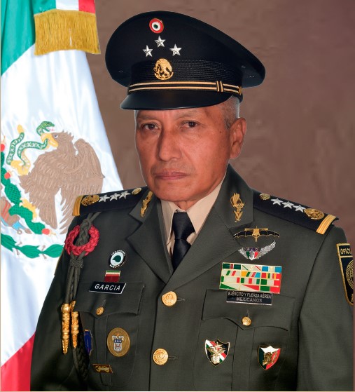 General de División Diplomado de Estado Mayor Gabriel García Rincón